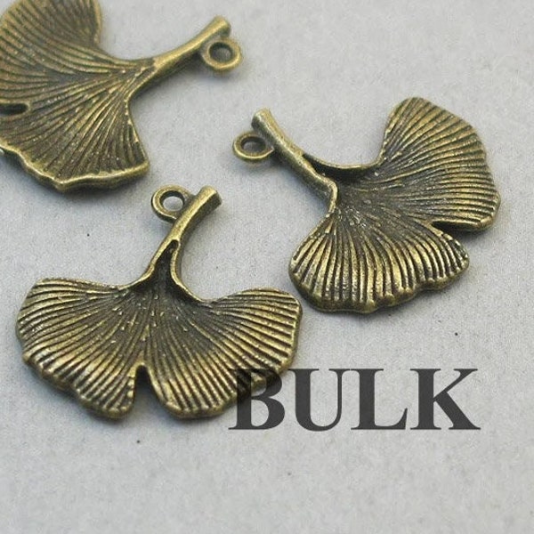 BULK 20 Ginkgo Leaf Charms, Wholesale Gingko Leaf pendant beads, Antique Bronze 24X24mm CM1213B