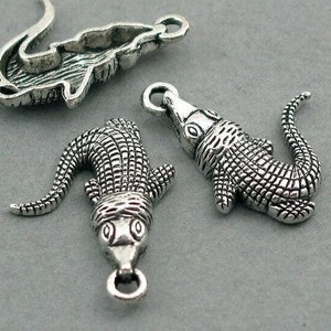 Crocodile Charms, Alligator pendant beads, up to 20 pcs, Antique Silver 19X25mm CM0283S