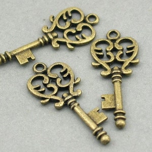 Key Charms, Skeleton Key pendant beads, up to 25 pcs, Antique Bronze 13X33mm CM0391B
