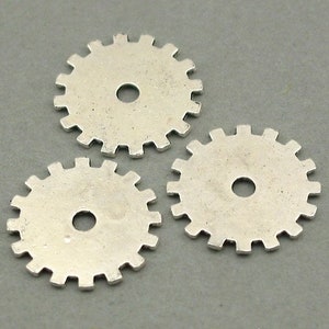 Gear Charms, Steampunk Cogs pendant beads, up to 25 pcs, Antique Silver 20mm CM0557S