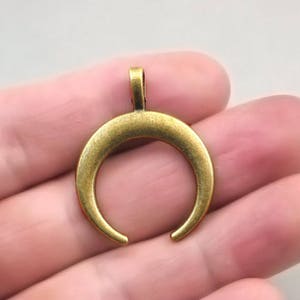 Moon Charms, Crescent Moon pendant beads, up to 20 pcs, Antique Bronze 26X33mm CM1215B