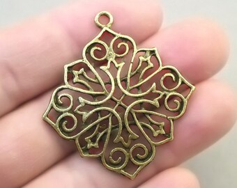 Vintage Matte Crystal Clear Acrylic Cut Out Pendant Charm 2 chr052B