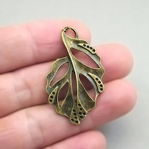 Leaf Charms, Large Leaf pendant beads, up to 15 pcs, Antique Bronze 24X41mm CM0081B