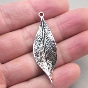 Leaf Charms, Twisted Leaf 3D pendant beads, up to 8 pcs, Antique Silver 16X49mm CM0080S