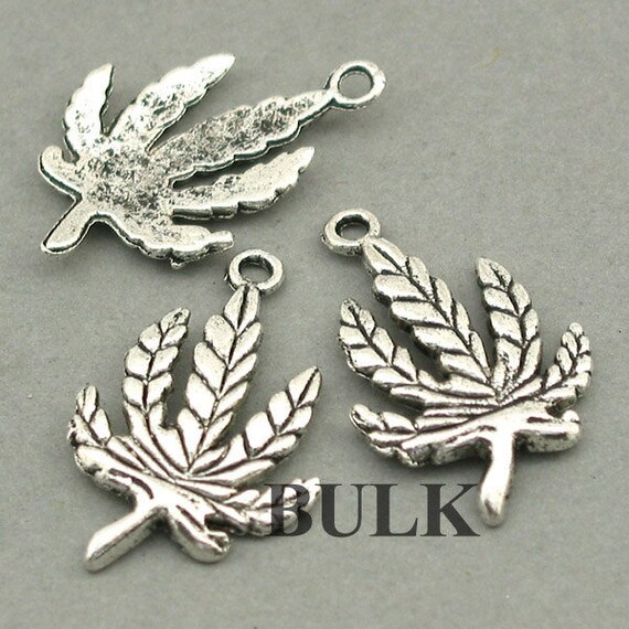 BULK 10 Moon charms silver tone M54
