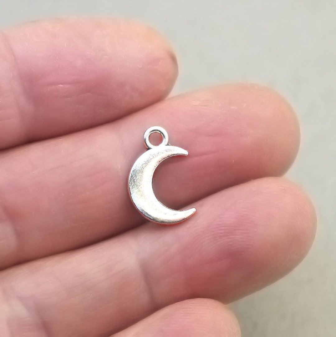 Moon Charms, Small Crescent Moon Pendant Beads, up to 50 Pcs