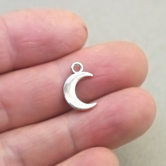Moon Charms, Small Crescent Moon Pendant Beads, up to 50 Pcs