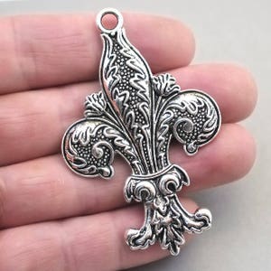 Fleur de Lis Charms, Large French Lily Flower pendant beads, up to 5 pcs, Antique Silver 41X65mm CM1082S