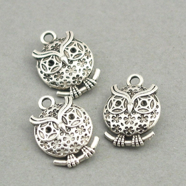 Owl Charms, Owl pendant beads, up to 12 pcs, Antique Silver 13X18mm CM0481S image 1