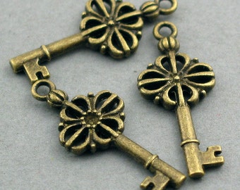 Key Charms, Skeleton Key pendant beads, up to 10 pcs, Antique Bronze 14X30mm CM0274B