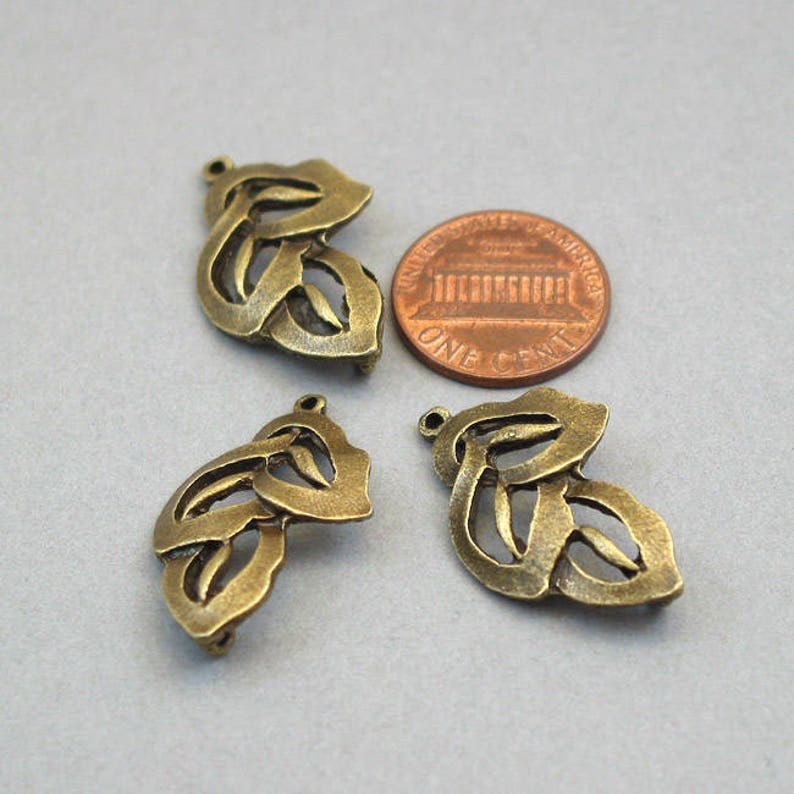14 Leaf PendantBeads 2 Styles Included
