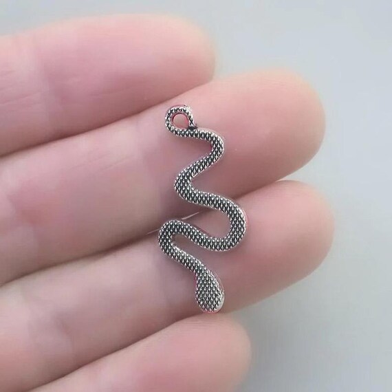 Snake Charms, Serpent pendant beads, up to 30 pcs, Antique Silver 13X31mm CM1958S