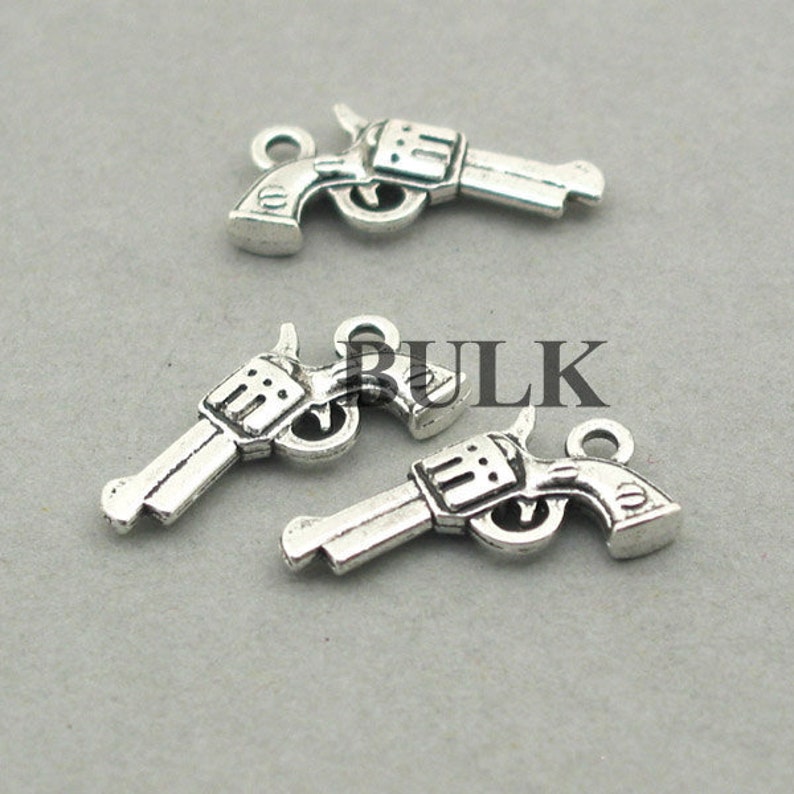 Wholesale Pistol 3D pendant beads BULK 30 Handgun Charms Antique Silver 11X22mm CM0947S