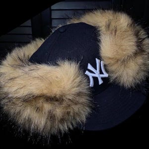 Ny Velvet Hat - Etsy display picture 1