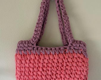 Borsa tote all'uncinetto grossa, borsa a tracolla in filato di t-shirt, borsa a mano lavorata a maglia rosa pastello malva fatta a mano