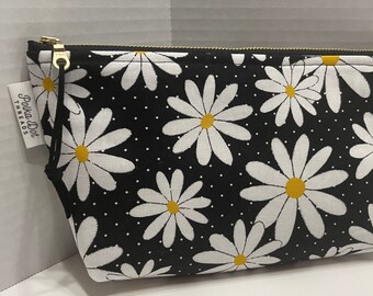 Daisy Medium Bag, Girls gifts, Cosmetic Bag, Zippered Bag, Ripstop nylon bag, Bestie gift, makeup bag, Girls, Girls bag, Flowers, 90s, Polka