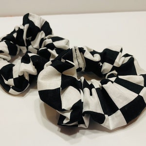 Checkerboard Scrunchy, Scrunchies, Hair tie, Pony tail, 90&#39;s, Black Scrunchy, Checker, Checker Scrunchie,  Checkered, Jumbo, Black, White