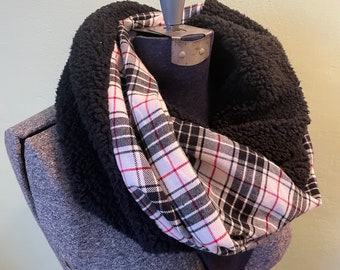 Black Sherpa Scarf, White and Black Plaid, Sherpa Cowl, Flannel Infinity Scarf,  Sherpa Snood, Sherpa Scarf, Plaid scarf, Christmas Gift,