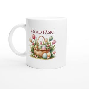 Kubek, szwedzki, Wesołych Świąt, jajka malowane w koszyku, motyw tulipana i kosza, ceramika / Kubek „Glad Påsk”, Påskägg och tulpaner i korg
