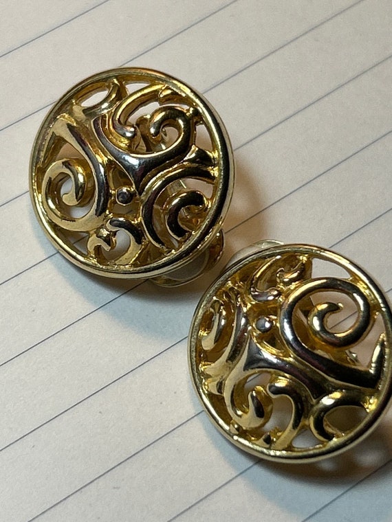 Vintage Earrings Gold Clip ons Trellis pattern Rou