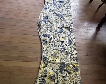 ¿Vintage Waverly? Cenefa Imperial Dress, color porcelana: amarillo mostaza, azul limón, gris piedra.