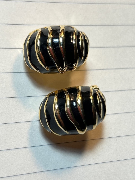 Vintage Black and Gold Clip on Earrings Shell Con… - image 1