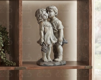 Estatueta de casal romântico se beijando, escultura de namorados, estatueta de namorados apaixonados, estátua de casal se beijando, estátua de casal para banco