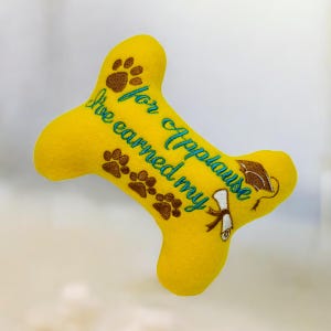 Juguete de hueso de peluche para perro o cachorro - Juguete para perro - Juguete de graduación para perro - Regalo de graduación para perro - Regalo de graduación para perro - Escuela para cachorros - Diploma para perro