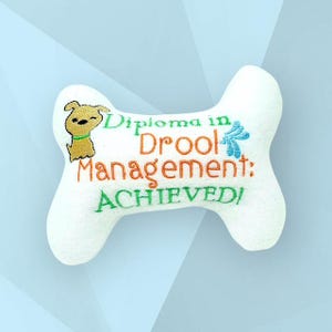 Juguete de hueso de peluche para perro o cachorro - Juguete para perro - Juguete de graduación para perro - Regalo de graduación para perro - Regalo de graduación para perro - Escuela para cachorros - Diploma para perro