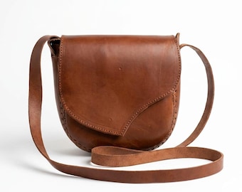 Handcrafted Cognac Leather Crossbody Bag | Magnetic Closure Saddle Purse