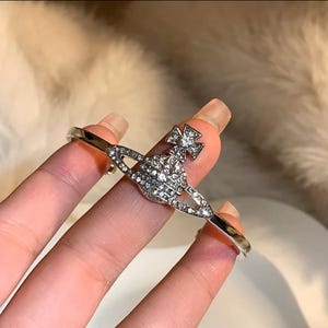 アクセサリー VivienneWestwood AUGUSTA BANGLE-IM Vivienne Westwood Bracelet - Etsy
