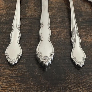 Oneida - Dover - Stainless Flatware Silverware * Choice Of Pieces * Old Stock
