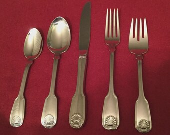 Reed & Barton - Colonial Shell (1961) - Stainless Flatware * Your Choice