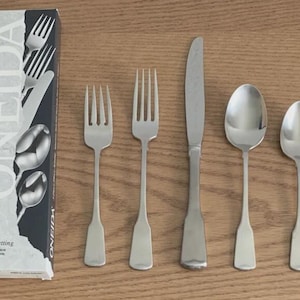 Oneida - American Colonial - You Choose Stainless Flatware * Old Stock