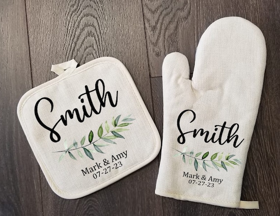 Personalized Oven Mitt & Pot Holder Set, Wedding Gift Set