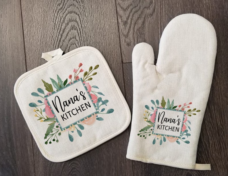 Nana Oven Mitt & Pot Holder Set, Grandma Gift Set Personalized Oven Mitts, Gifts for Mom, Camping RV Mitt & Pot holder