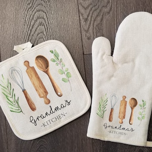 Personalized Oven Mitt & Pot Holder Set, Utensils Grandma Gift Set Hand Drawn Whisk Spoon Oven Mitts, Gifts for Mom, New Home Gift