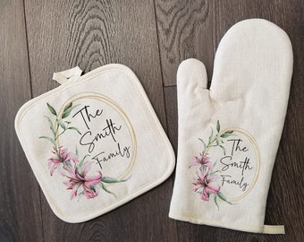 Floral Lily Wreath Oven Mitt & Pot Holder Set, Personalized Gift Set Wedding Bridal Shower Oven Mitts, Custom Kitchen Set