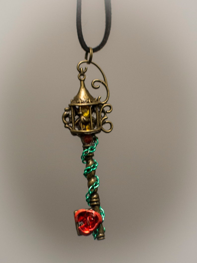 Key to the Secret Garden necklace image 1