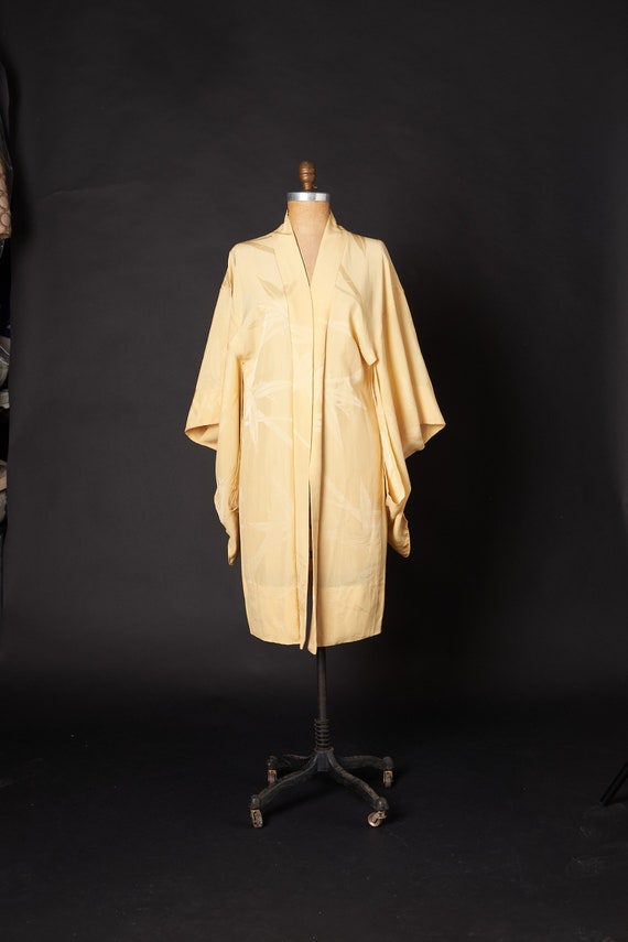 Vintage 1960s Pale Yellow Silk Kimono Haori Jacket