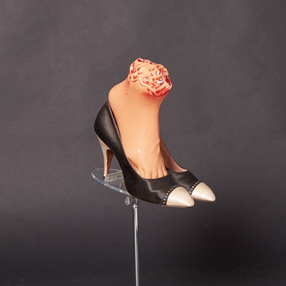 1960s Black and White Satin Heels Pumps - image 1