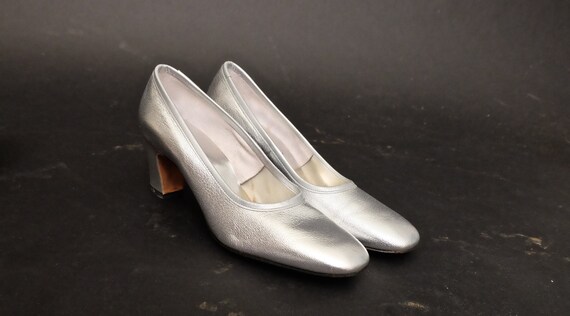 1960s DEADSTOCK Larose Metalic Silver Pumps