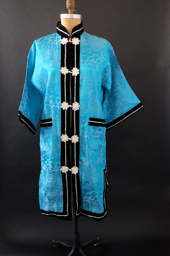 Vintage Chinese Shiny Robe