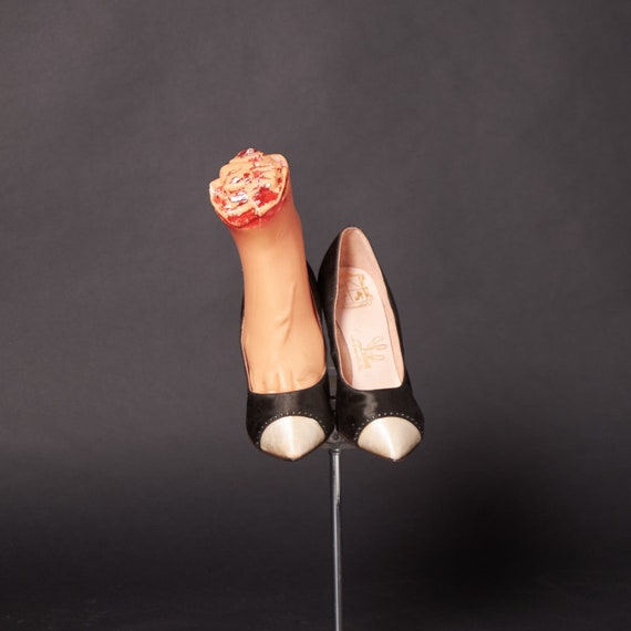 1960s Black and White Satin Heels Pumps - image 2