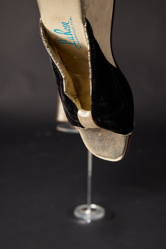 1950s Black Velvet and Gold Wedge Heels - image 6