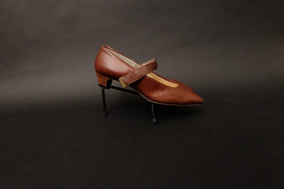 1960s DEADSTOCK Pappagallo Brown Leather Mary Jane