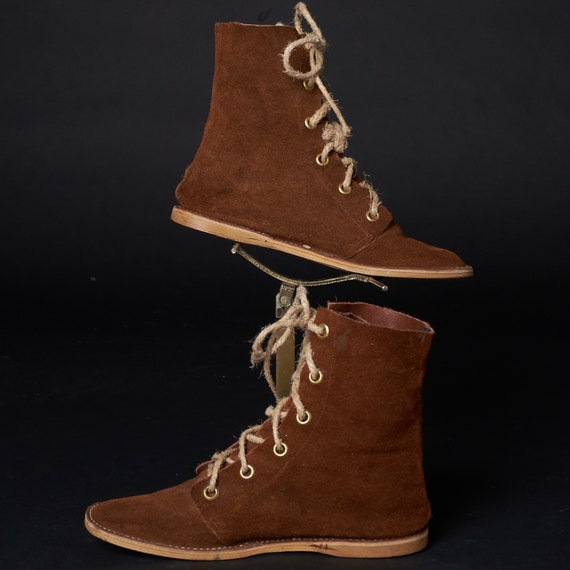 1960s Brown Leather Rope Laces Ankle Boots - image 7