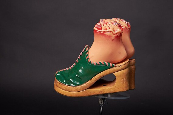 1970s Platform Green Stitched Heels Mules Shoes - image 3