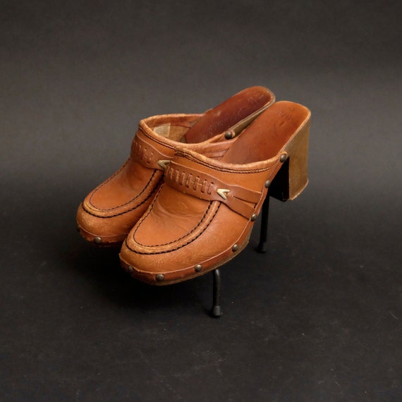 Vintage 1960s Boho Leather Mules Heels