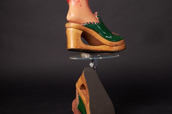 1970s Platform Green Stitched Heels Mules Shoes - image 5